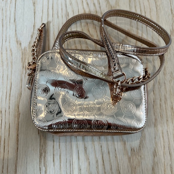 Michael Kors - Picture 2 of 4